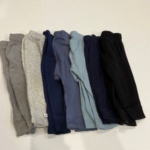 Lot of 7 pairs of 12m boy pants - blue, black, gray